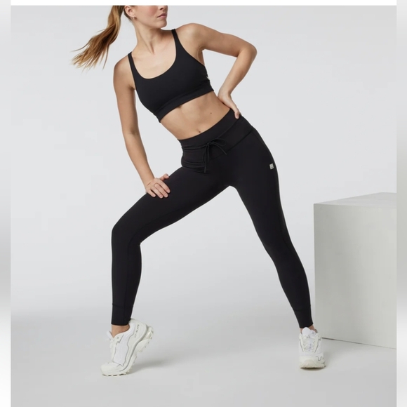 Vuori, Daily Legging. Black, Size XS - Picture 2 of 6